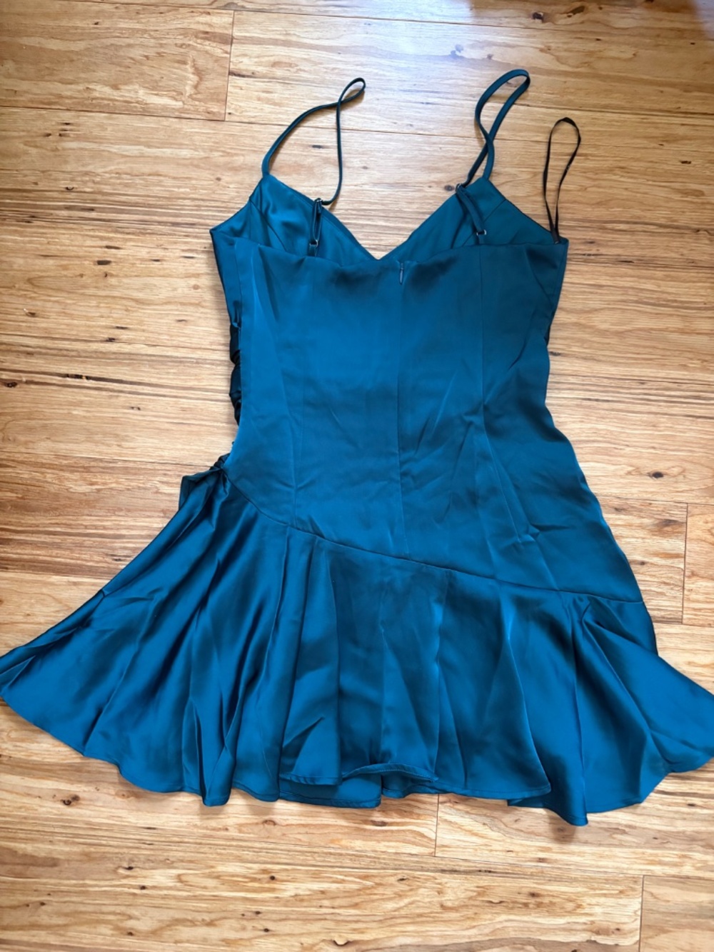 Emerald Green Ruffled Mini Dress - Picture 2 of 2